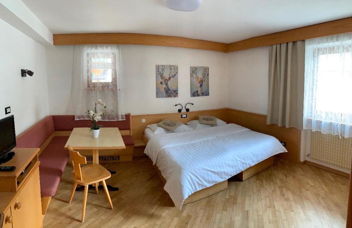 Bed and Breakfast Garnì Tobià à Campitello di Fassa Extérieur photo