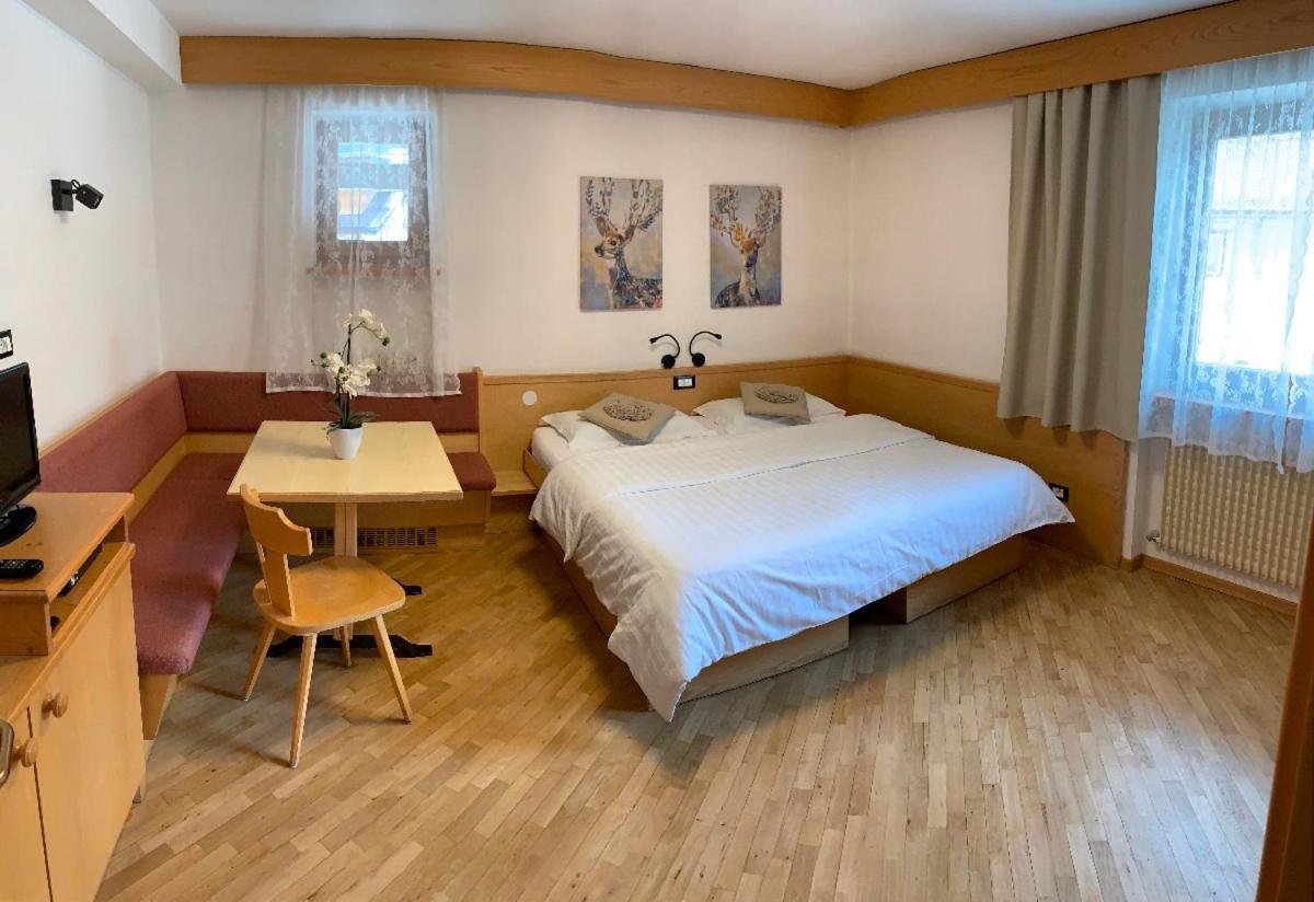 Bed and Breakfast Garnì Tobià à Campitello di Fassa Extérieur photo