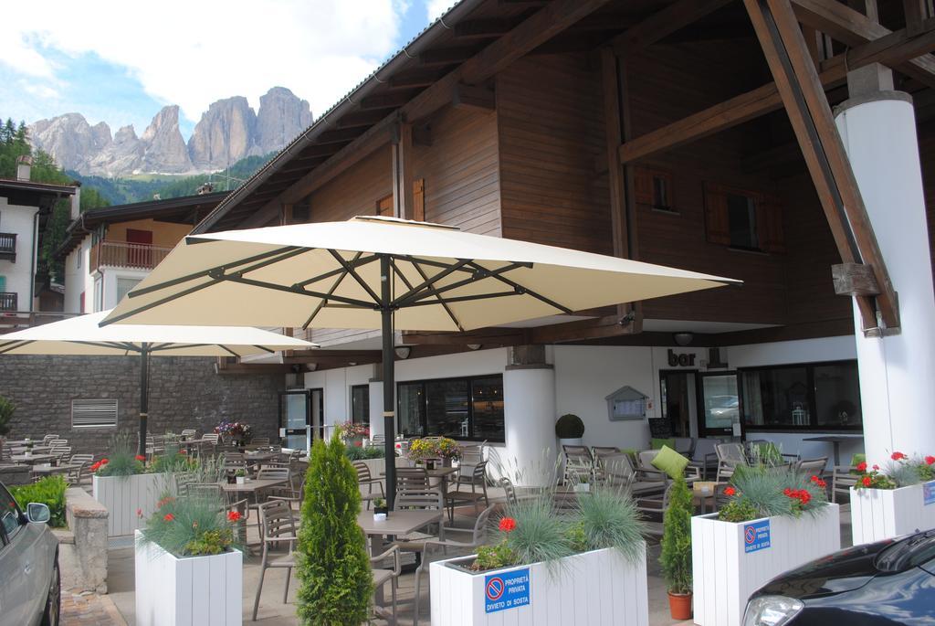 Bed and Breakfast Garnì Tobià à Campitello di Fassa Extérieur photo