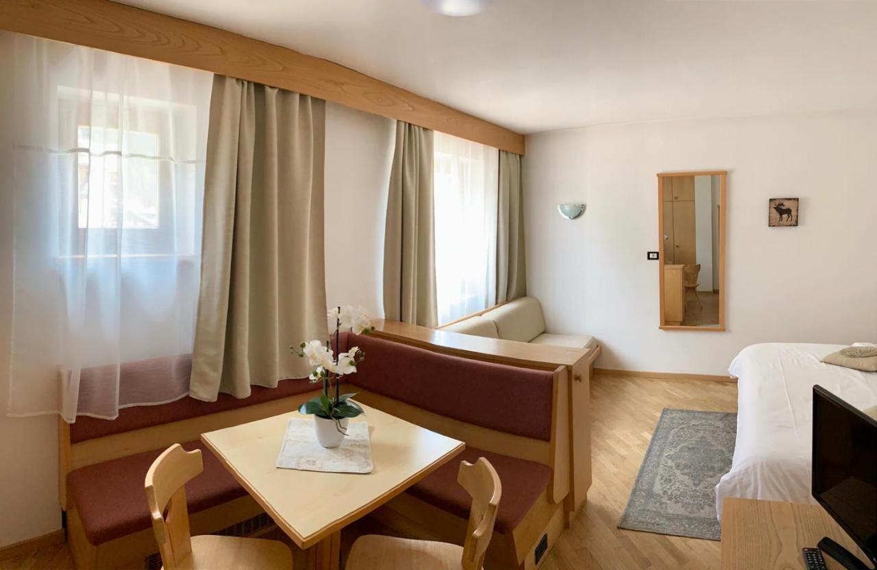 Bed and Breakfast Garnì Tobià à Campitello di Fassa Extérieur photo